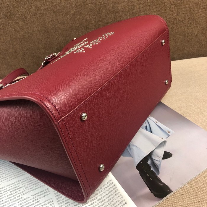  Handbag Chanel  size 33 cm