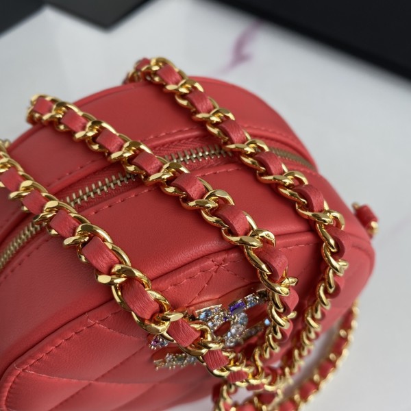  Handbag   Chanel AP1944  size  12×12×4.5 cm