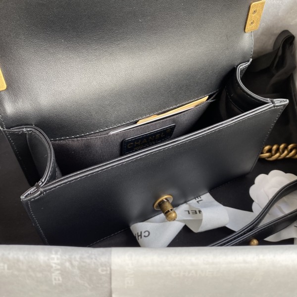  Handbag Chanel  size  20 cm