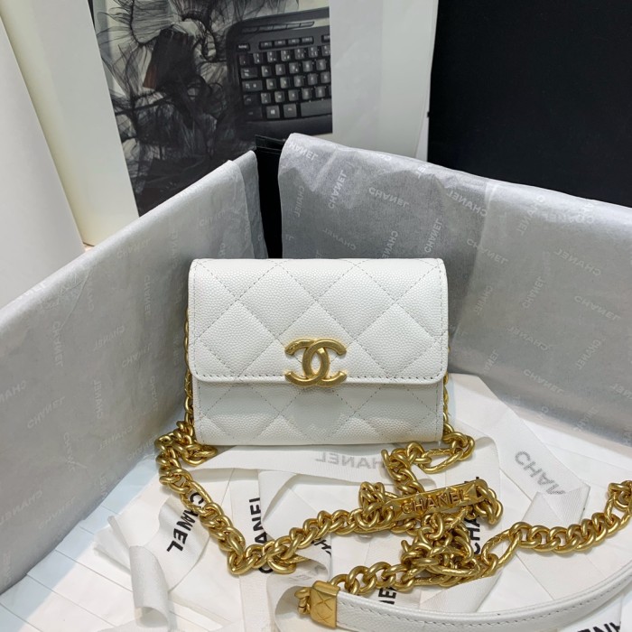  Handbag  Chanel 81156  size  12 9 2.5 cm