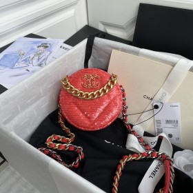  Handbag  Chanel AP0945  size 12x12x4.5  cm