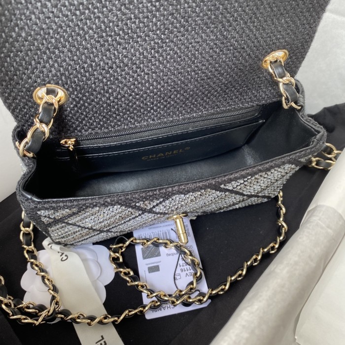  Handbag  Chanel size 20 cm