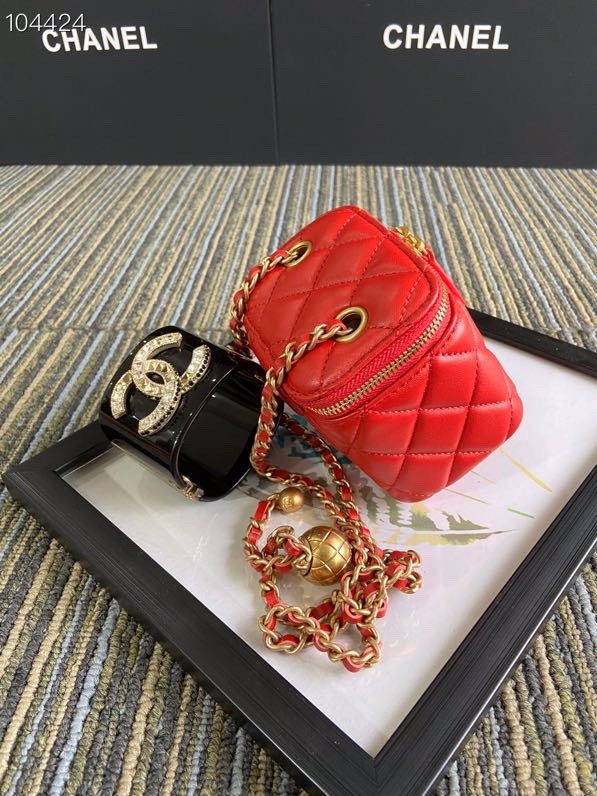  Handbag  Chanel P1447 size 8.5x11x7 cm