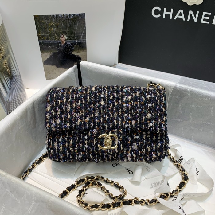  Handbag  Chanel  A69900 size  20 cm