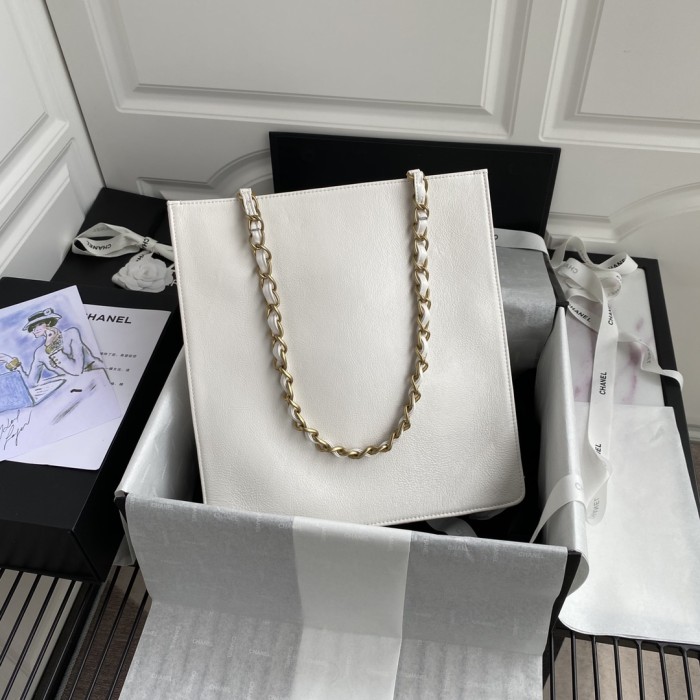  Handbag  Chanel AS1945 size  32 30 10 cm