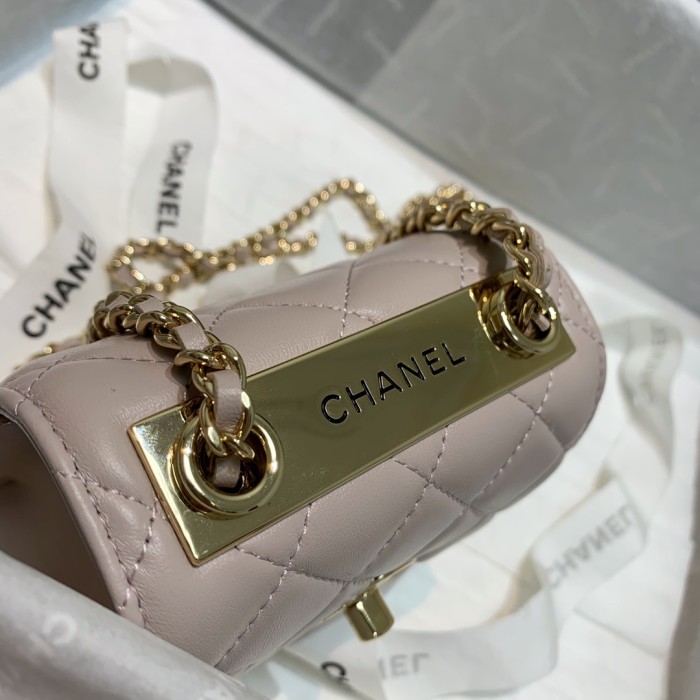  Handbag  Chanel  82769  size 11 11 5 cm