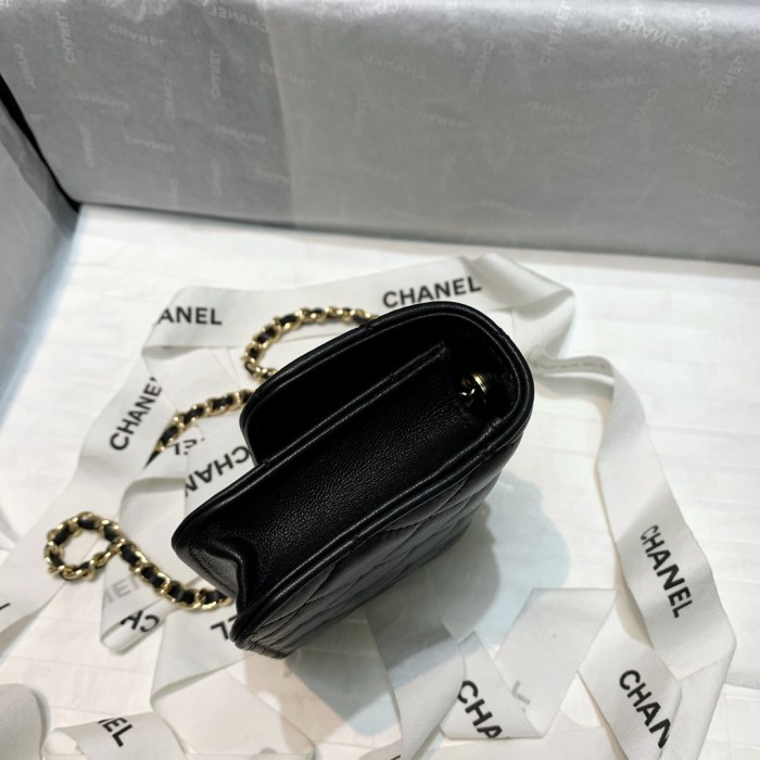  Handbag  Chanel 82768 size 12.5 2.5 9 cm