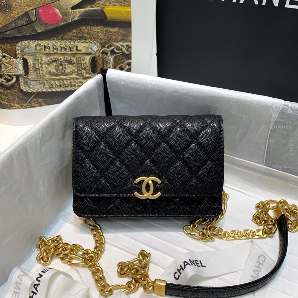  Handbag   Chanel 81155 size  15.5 10 4.5 cm