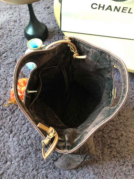  Handbag  Chanel  S1408  size 41×45×9 cm