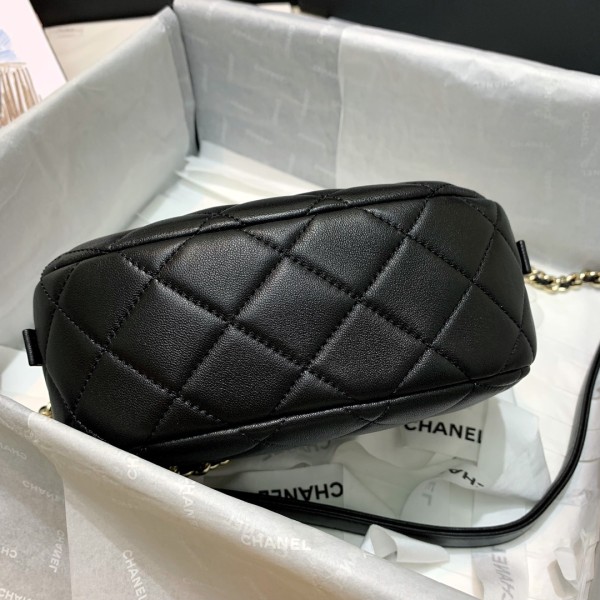  Handbag  Chanel AS1511  size 20 15 7 cm