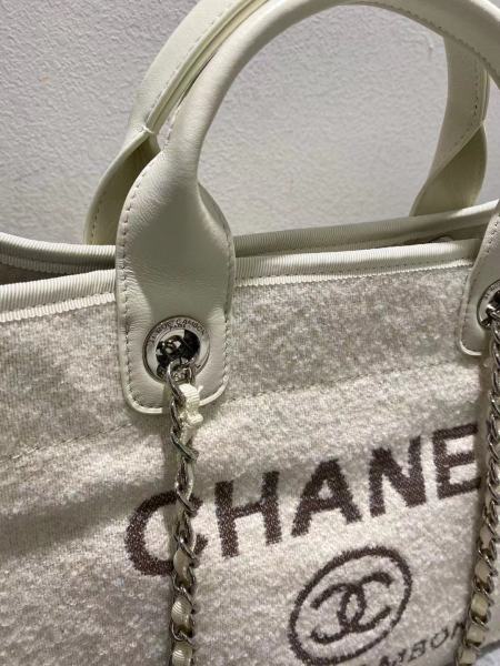  Handbag  Chanel 𝐀𝐒𝟔𝟔𝟗𝟒𝟏  size  𝟑𝟗/𝟐𝟎/𝟐𝟗 𝐂𝐌