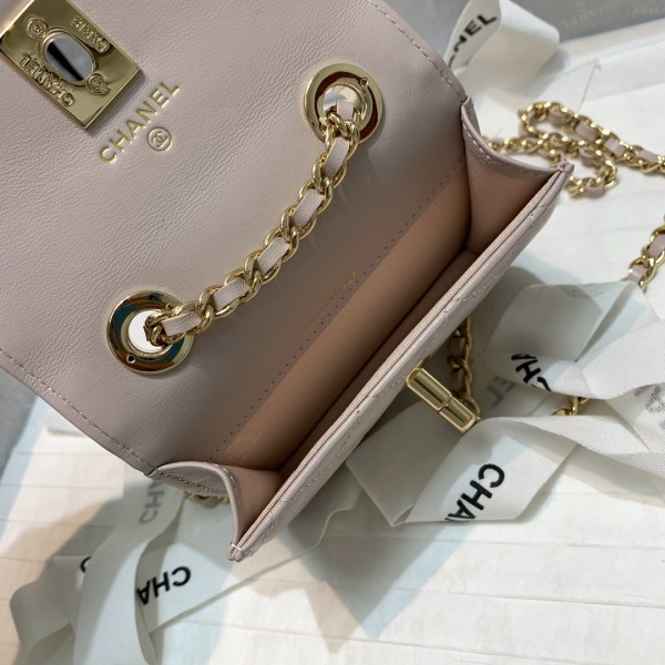  Handbag  Chanel 82768  size  12.5 2.5 9 cm