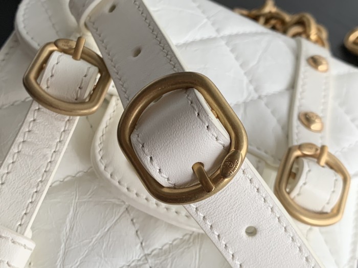  Handbag  Chanel  2695  size 17cmx14cmx4 cm