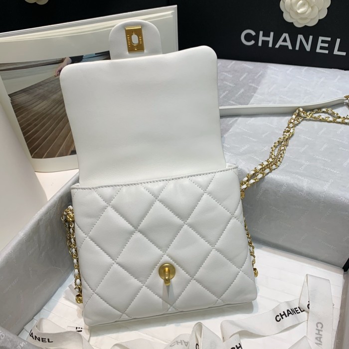  Handbag  Chanel AS2588  size  19 16 4 cm