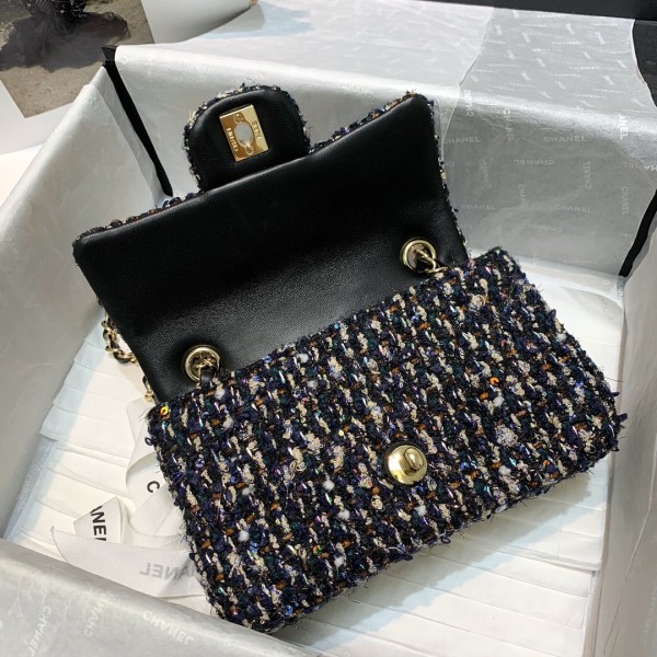  Handbag  Chanel  A69900 size  20 cm