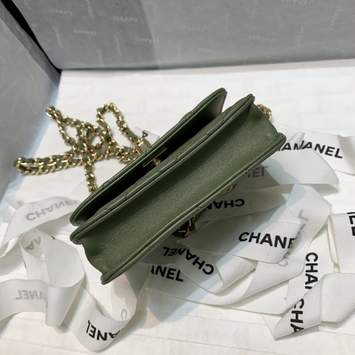  Handbag  Chanel 82768 size  12.5 2.5 9 cm