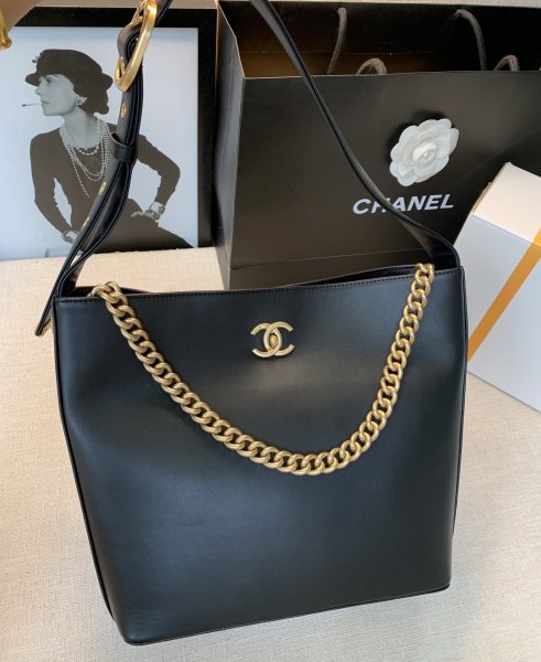  Handbag Chanel  size 23/24/12 Cm