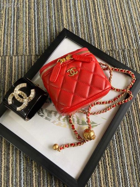  Handbag  Chanel P1447 size 8.5x11x7 cm