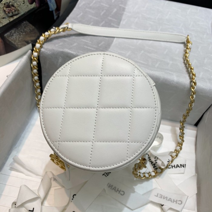  Handbag  Chanel  AS2735  size 17 12 12 cm