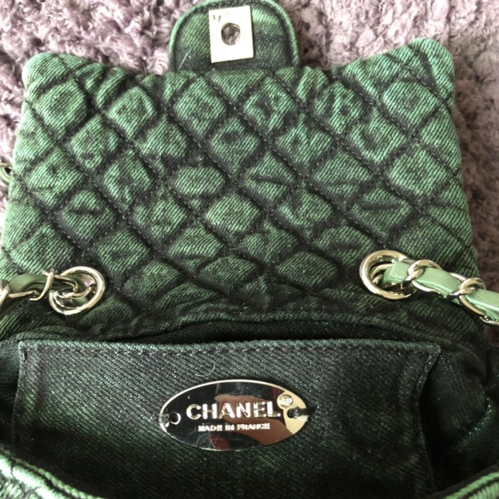  Handbag  Chanel  S1309  size 12x23x8cm