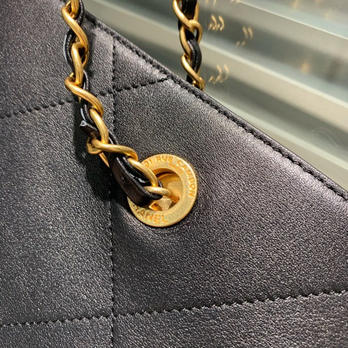  Handbag  Chanel AS2752  size  34 10 24 cm