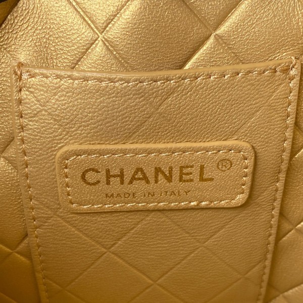 Handbag  Chanel  AS2716 size 19x15x12.5 cm  