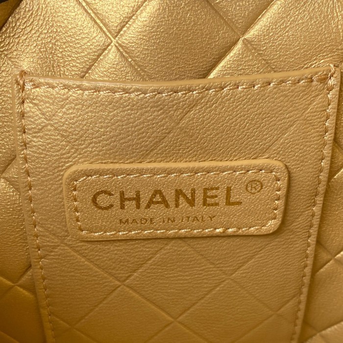 Handbag  Chanel  AS2716 size 19x15x12.5 cm  