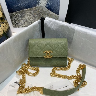  Handbag  Chanel 81156 size  12 9 2.5 cm 