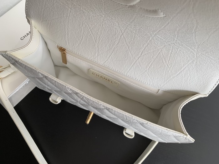  Handbag  Chanel  2696 size  25cmx17cmx8 cm