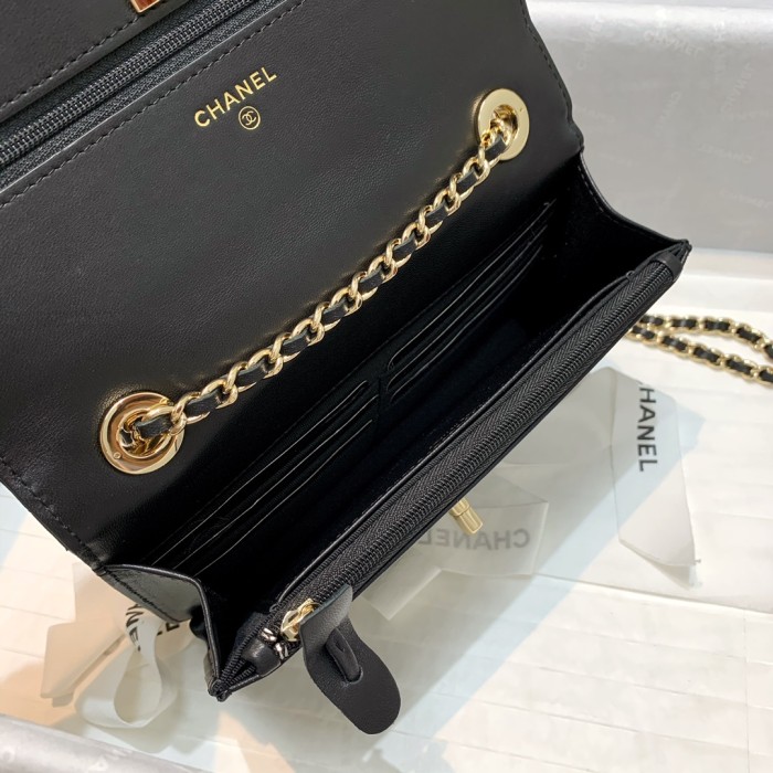  Handbag  Chanel 88633  size  19 cm