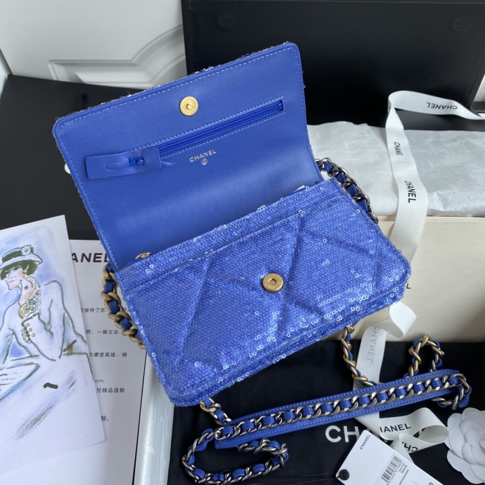  Handbag Chanel  size 19 cm