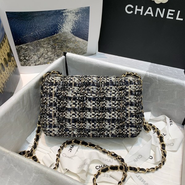  Handbag  Chanel A69900 size  20 cm