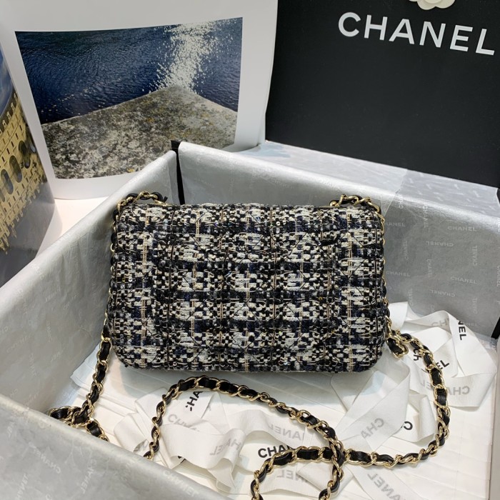 Handbag  Chanel A69900 size  20 cm