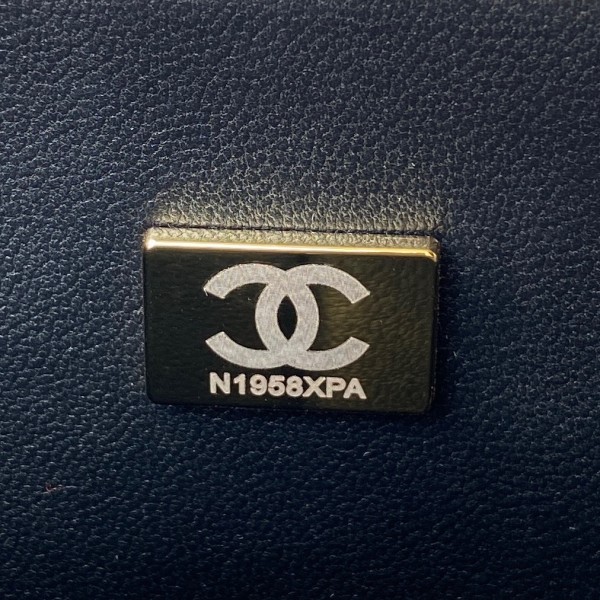  Handbag  Chanel  size  25 cm