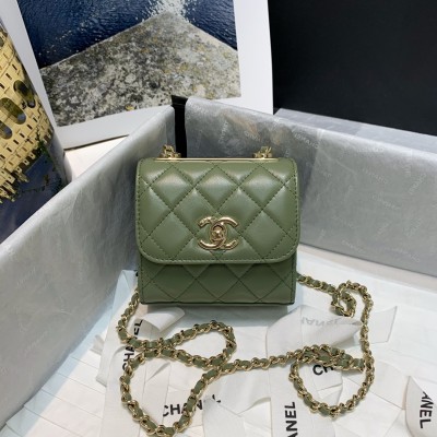  Handbag   Chanel 82769  size 11 11 5 cm