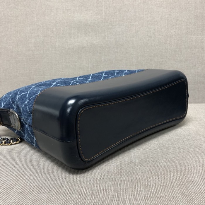  Handbag  Chanel 93824 size 28×10×22 cm