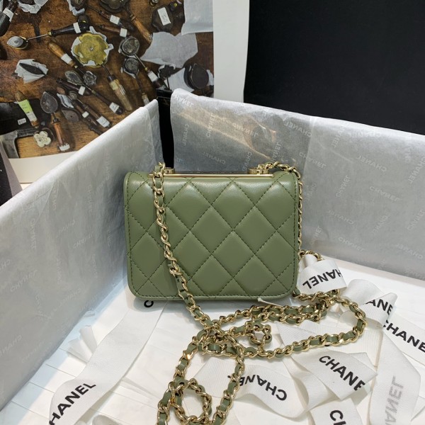  Handbag  Chanel 82768 size  12.5 2.5 9 cm