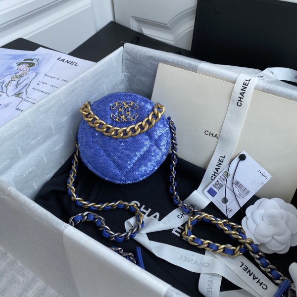  Handbag  Chanel  AP0945  size 12x12x4.5 cm