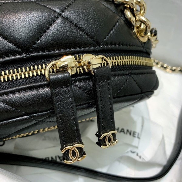  Handbag  Chanel AS1511  size 20 15 7 cm