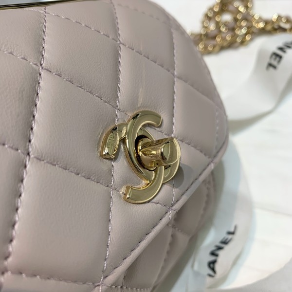  Handbag  Chanel  82769  size 11 11 5 cm