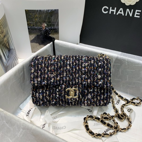  Handbag  Chanel  A69900 size  20 cm