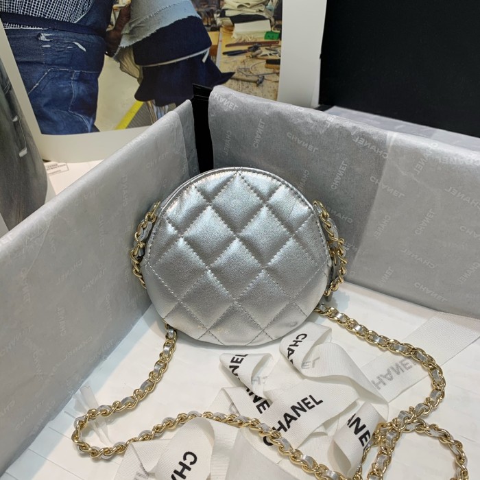  Handbag  Chanel 82121  size  11 11 2 cm