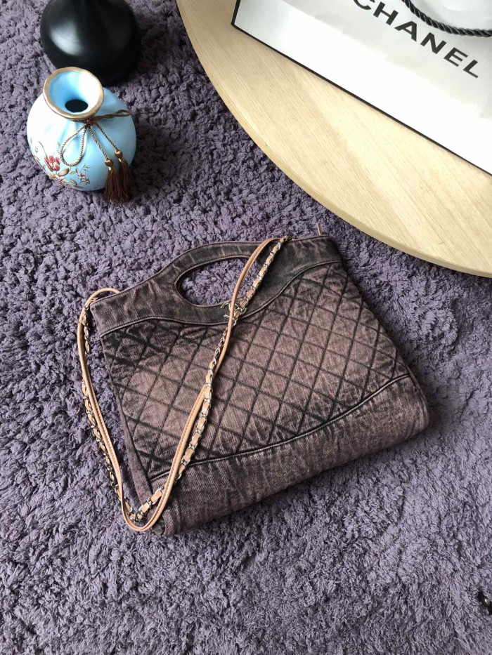  Handbag  Chanel  S1407  size 34x37x7.5 cm