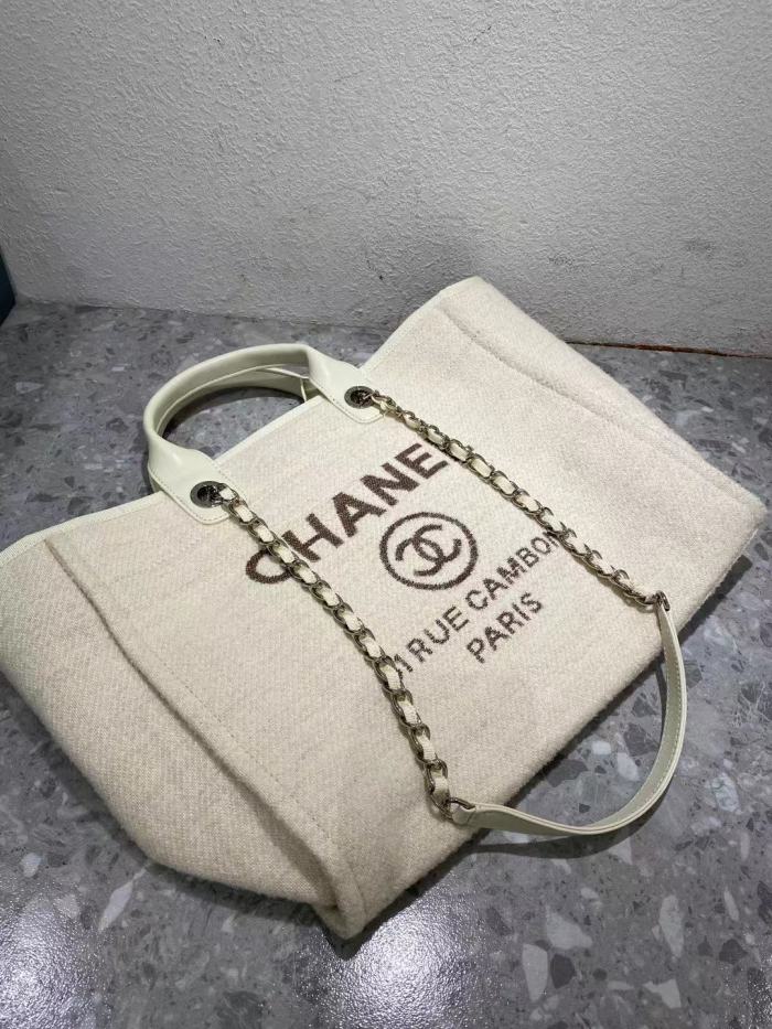  Handbag  Chanel 𝐀𝐒𝟔𝟔𝟗𝟒𝟏  size  𝟑𝟗/𝟐𝟎/𝟐𝟗 𝐂𝐌