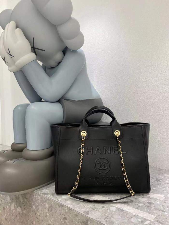  Handbag  Chanel 66941 size  39 cm