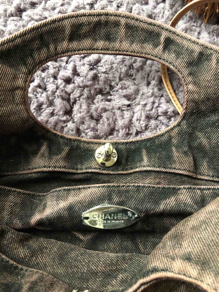  Handbag  Chanel  S1408  size 41×45×9 cm