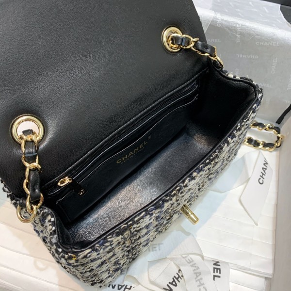  Handbag  Chanel A69900 size  20 cm