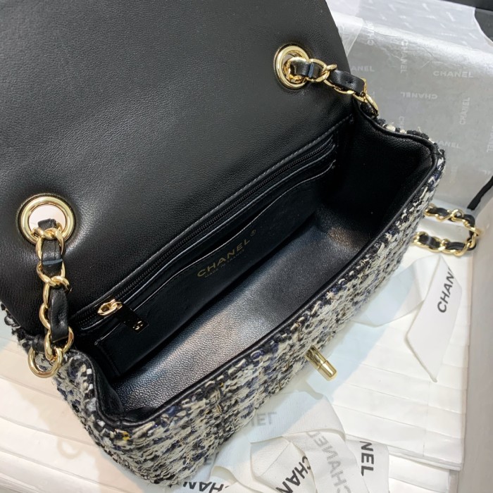  Handbag  Chanel A69900 size  20 cm