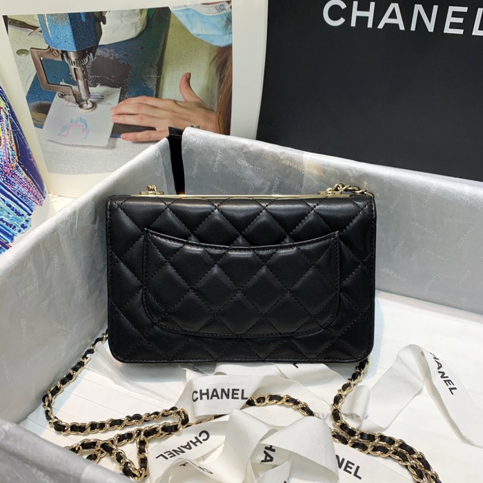 Handbag  Chanel 88633  size  19 cm