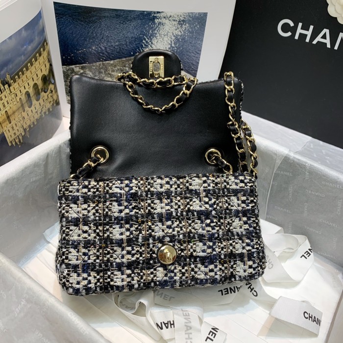  Handbag  Chanel A69900 size  20 cm